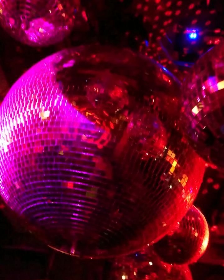 Hypnotized.  #mondaynightout #discoballs #jaege...